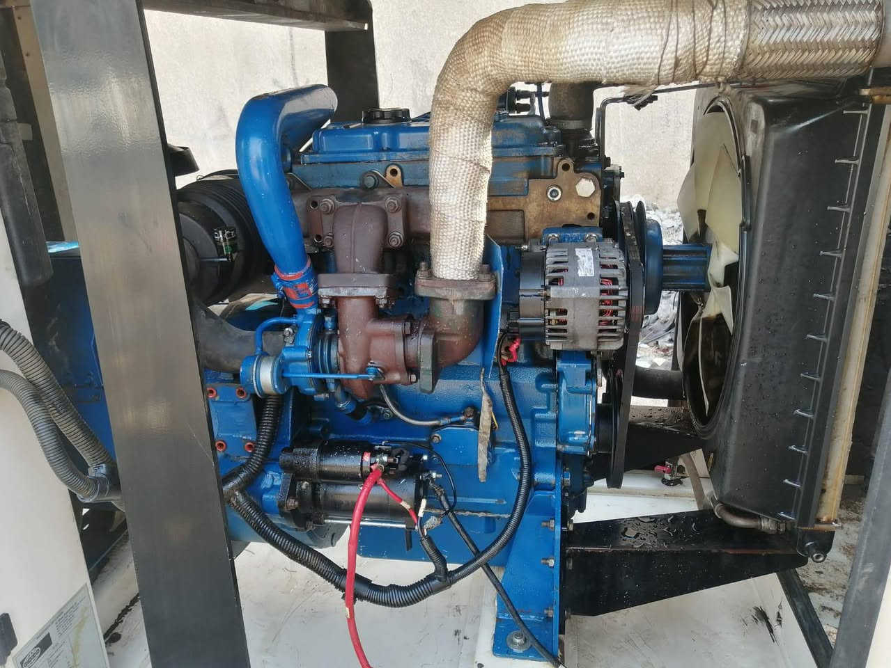 السلام عليكم للبيع مولد بيركنز افجي ولسن .انكليزي اصل 3سلندر سوبر 45كيفي المكينه نضيفه مثل نا مبين بالصوره مكاني نجف .***********
