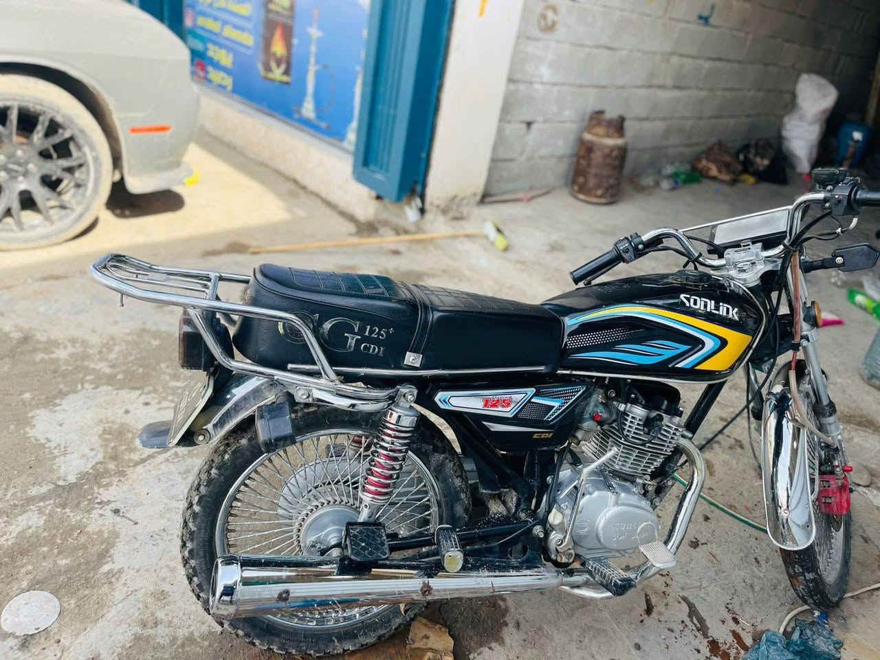 السلام عليكم للبيع تايكر موديل 2025 5 كير شرط محرك مامفتوح دراجه بس شاشه طافيه والباقي كله مكفول السعر 600 وبي مجال ***********
