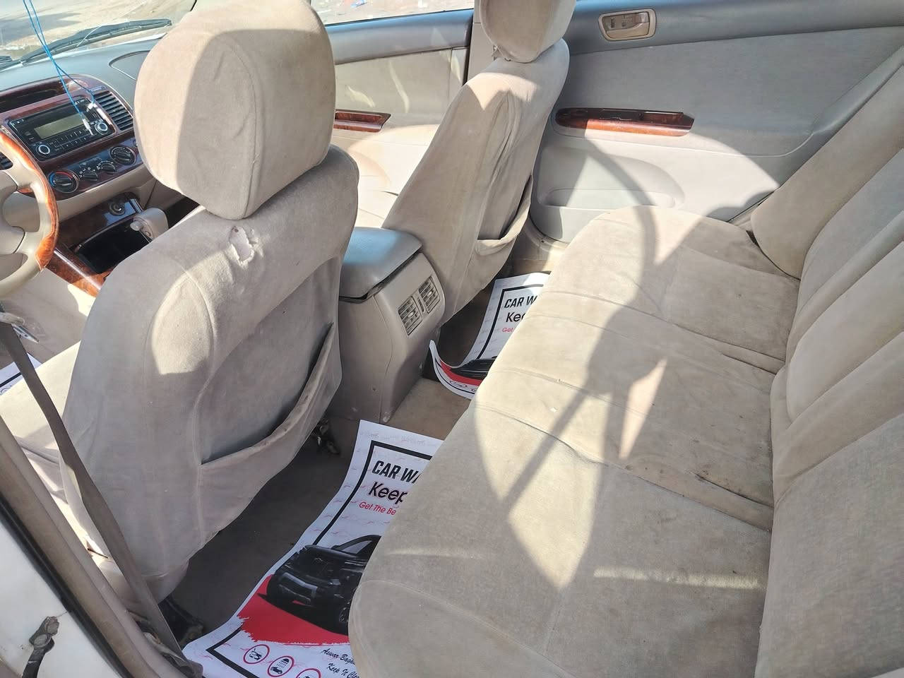 السلام عليكم كامري ٢٠٠٦ للبيع بسمي السياره الحمدلله ممتازه كير ومكينه وتبريد قبل فتره شادهم والكشر يرادله ملاحضات بيهه حادث جاملغ الخلفي ومعدل وطخه جاملغ الأمامي رايدهه٧٥وببهه مجال بسيط الرقم *********** مكاني بغداد الشرطه الخامسة
