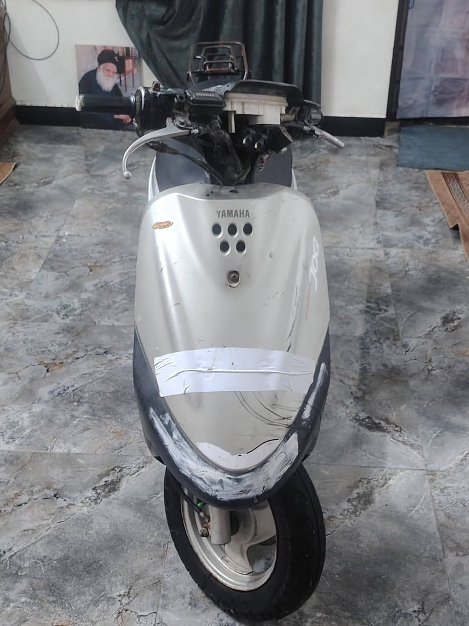 السلام علیکم دراجه🛵 للبيع ٦٠ قرده دراجه خير من الله نقص فقط باتري شلعه ومعدل شك✈️ الكاع لايت بك لايت اشاير كله شغال تايرات زوج جدد دبلات جدد مكينه ناعمه شرط شحن السعر ١٦٠ وبيها مجال شي بسيط العنوان بغداد حي العامل الاتصال على الرقم ***********
