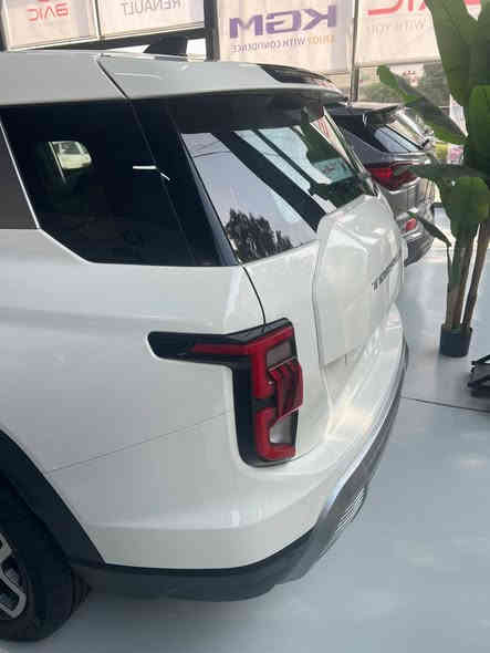 سلام عليكم ورحمة الله وبركاته 👋

 (للبيع او مراوس حسب القناعه 🔥✅)
 
  للعلم للعلم..
 (ضمان مكينه وگير وكهربائات ٣ سنوات) 
««كوري الصنع»»          KGM
    سياره توريس زيرو حره موديل 2024 فول 
اهم المواصفات: 
1فتحه
2بصمه ترحيب عن بعد
3رادارات
4كامره خلفيه HD
5حساسات خلفيه اماميه جوانب
6جنطه كهربائيه
7كشنات كهربائيه تبريد تدفئه السائق والركاب
8منضومه LED كامله
9شاشات عرض وتحكم اثنين بحجم كبير
10مرأه جانبيه قابله لطي
11محرك تيربوا
12مثبت سرعه 
13مثبت مسار
14سايد بريك بصمه
15تحكمات استيرن جانبين وتدفئه تبريد
16 الوان داخليه اناره غرفه العجله
17مقاعد جلد فاخره
18 عرض نسبه الاطارت بالشاشه
19شاشه اعطال كامله
 حره بدون رقم تترقم اي محافضه
السعر ٢٧٥ ورقه وبيه مجال 
للاتصال...او مراسله الصفحه.. 
***********
