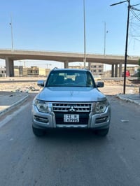 للبيع باجيرو 2008 بيه نص قبق صندوك صبغ  بدون دواخل ولباقي مكفول  سياره...