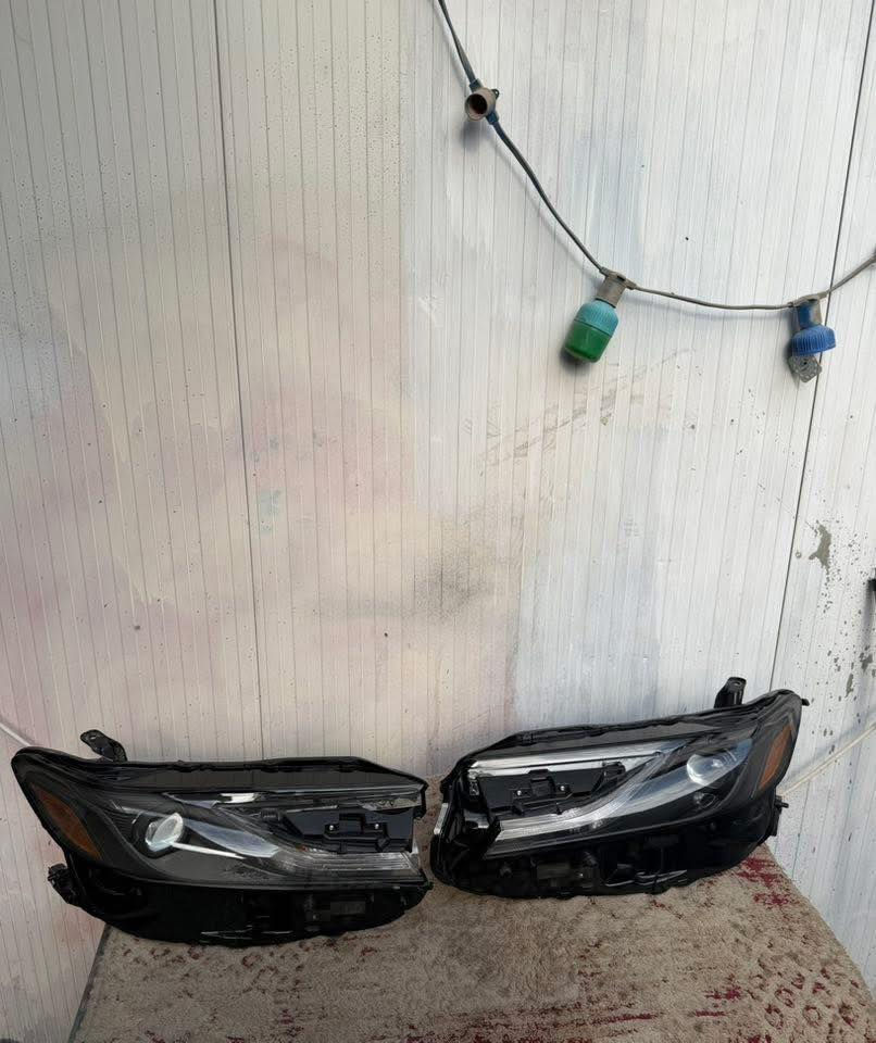 السلام عليكم
اغراض كامري 2025 اصلي تفصيخ 

زوج لايتات بيهم ضرر بصيط شغالات

ودرع خلف الدعامية لاماميه جديد ومابي أي ضرر 

مكاني بغداد وأي محافضه تريدهن اكو توصيل

***********
