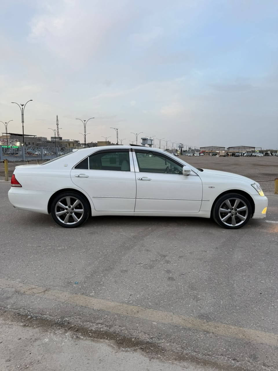 سلام عليكم. شاهينه رقم بصره قرار 48. السياره تسجيل جديد. مواصفاتها فتحه كشنات كهرباي شاصي 182. مكينه وكير مكفولات شرط. تبريد ثلج حداده كارتون ويل دنك لأصلي.  السياره جديده. حيل تحوير. فوك وجوه ايسر بلاد شرط. تحويرها درجه اوله 100.100. السياره متعوب عليها كلشش. وكفاله من الضربه والنقل والعيب شرعي. السعر 128 اخوان سيارا مناسبه كلشش. هاتف ***********البصره.
