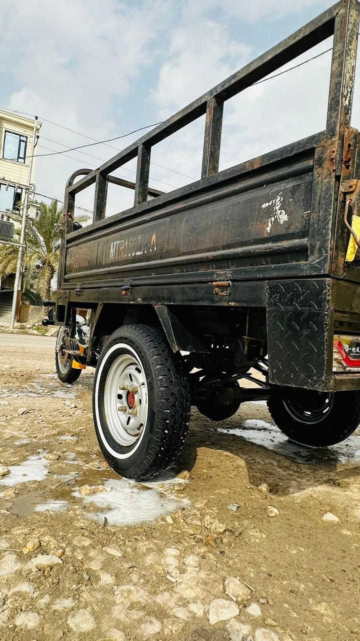 السلام عليكم ستوتة امتي ار البيع مديل 12اوراق اصولي كهربايات شغالة (اكسن تواير او ياله جمر جدد) بدي تفصال محرك مفتوح مرة واحدة مقدم جديد شاصي ركبهة مكفول (ستوتة حلوة وجاهزة ) للاستفسار‏‪***********‬‏ السعر مليون 400 وبيهة مجال للطيبين)
