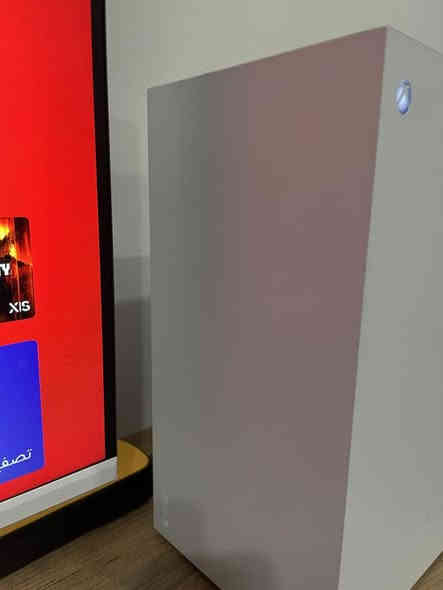 اكسبوكس سيريس اكس دجتال لون ابيض صارلي اقل من شهرين من اشتريته بعده حته الاشتراك مخلصان يجي ويا جوستك اول مطلعته من الكارتنه كبل خليتله كفر وستخدامي بيها كلشش قليل لان العب ماوس وكيبورد الجهاز ما اكلك اخو الجديد الجهاز جديد كلشش ونضيف كلشي ما بي تجي يمي تفصحه وتستخدمه وتدلل امانت الله الجهاز خير من الله يخبل بس ما عندي وقت استخدمه اصلآ هوه هسه الجديد مالته ب 800 اني رايده ب 650قفل جهاز تاخذه جديد مني واذا ما عندك حساب مال اشتراك اني انطيك بقه بي شهر مدري اقل ***********
