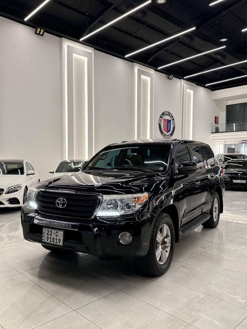 Toyota Land Cruiser GX V6 2014 
ماشي فقط ١٦٥ الف كيلومتر جديد كلشي بشرط بدون صبغ مكان صغير تعديل كفاله كير و محرك سعر فقط ٣٦٥$ مستحيل اكو هيج نضافه بسوق حدادية كلها جديد باقي بشرط تحويل 
*********** whats app أربيل, العراق
