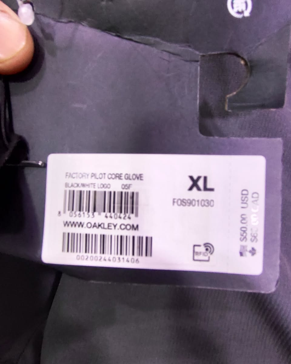 جفوف اصلية اورجنال ماركة OAKLEY 
قطعتين فقط 
قياس XL 
مكان كرادة داخل مجاور دايموند مول في فرع علاء حداد محل الأيطالي الايطالي


**إذا كنت صاحب هذا الإعلان وتريد حذفه لأي سبب، رجاءا أرسل رسالة إلى الدعم الفني**