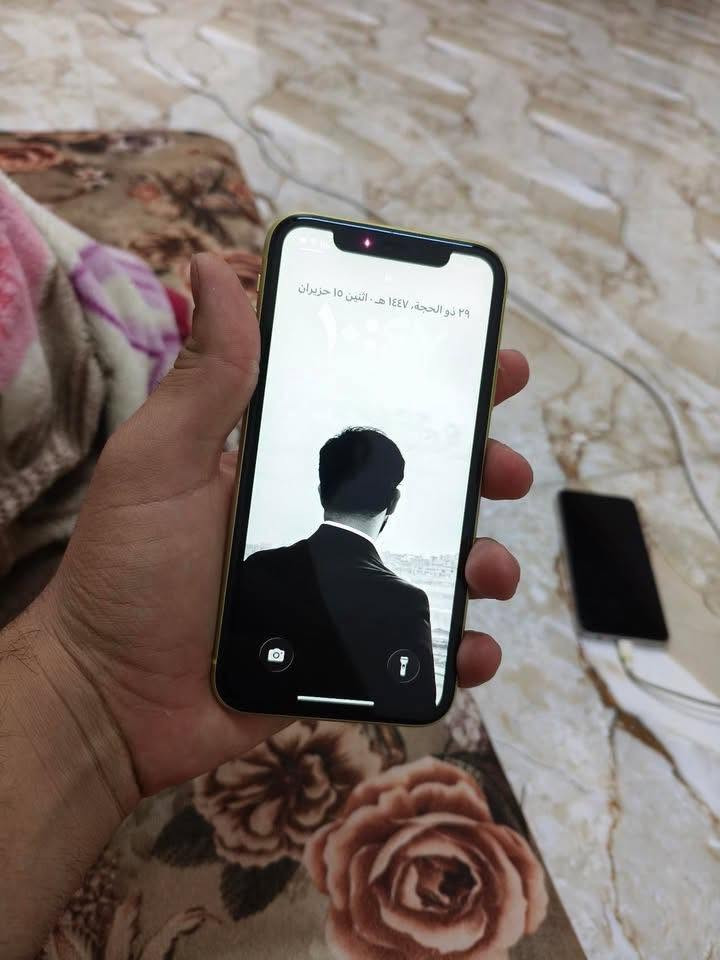 آيفون ١١ عادي 
جهاز نضيف ما مبدل بس بطاريه 
نموذج A
 فيس إيدي شغال 
جهاز كل مشي مابي 
للتواصل ***********  او ماسنجر 
السعر 150
