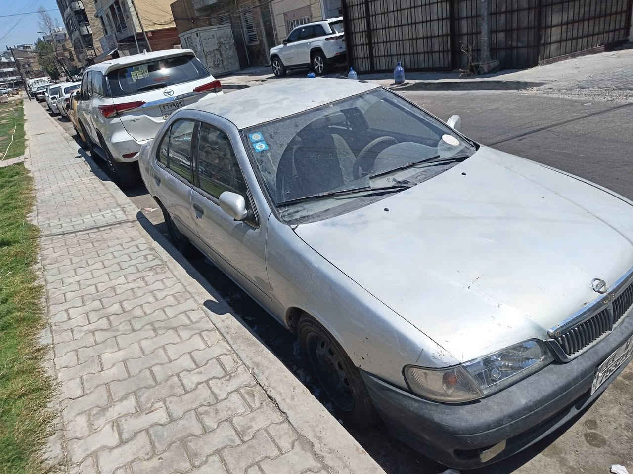 السلام عليكم
نيسان سني موديل 2000
السياره بيها ملاحظات بالكشر
كير ومحرك جديد السياره ناعمه حيل
التبريد نقص كمبريسر فقط
داخل نظيف 
للاستفسار المراسله او الاتصال ***********
