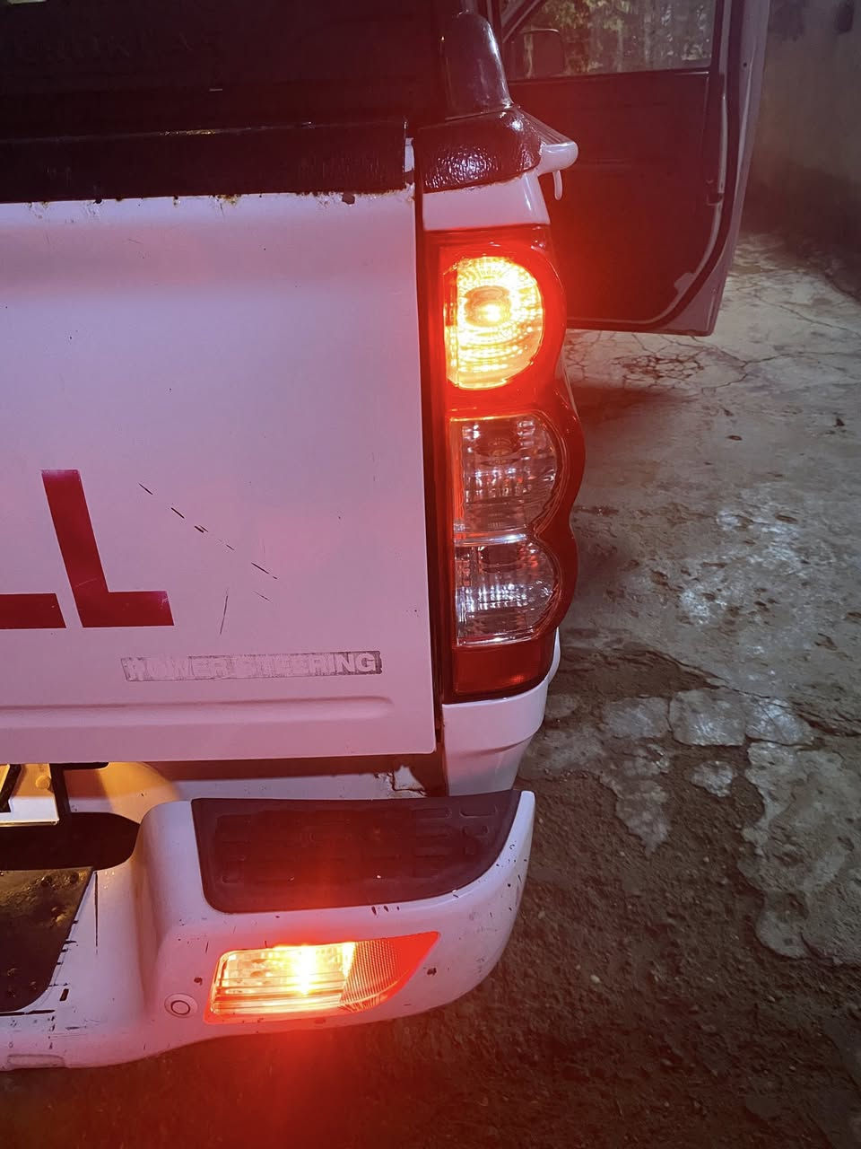 كريت وول موديل 2014 سياره حلوه ونظيفه وجاهزه فيت بم جديد تايرات جديده راديتر جديده وسياره حلوه ونظيفه وجاهزه السعر ب88 وبيها مجال ترهم مراوس حسب القناعه شرط بسياره اوتماتيك تفاصيل اكثر ب***********
