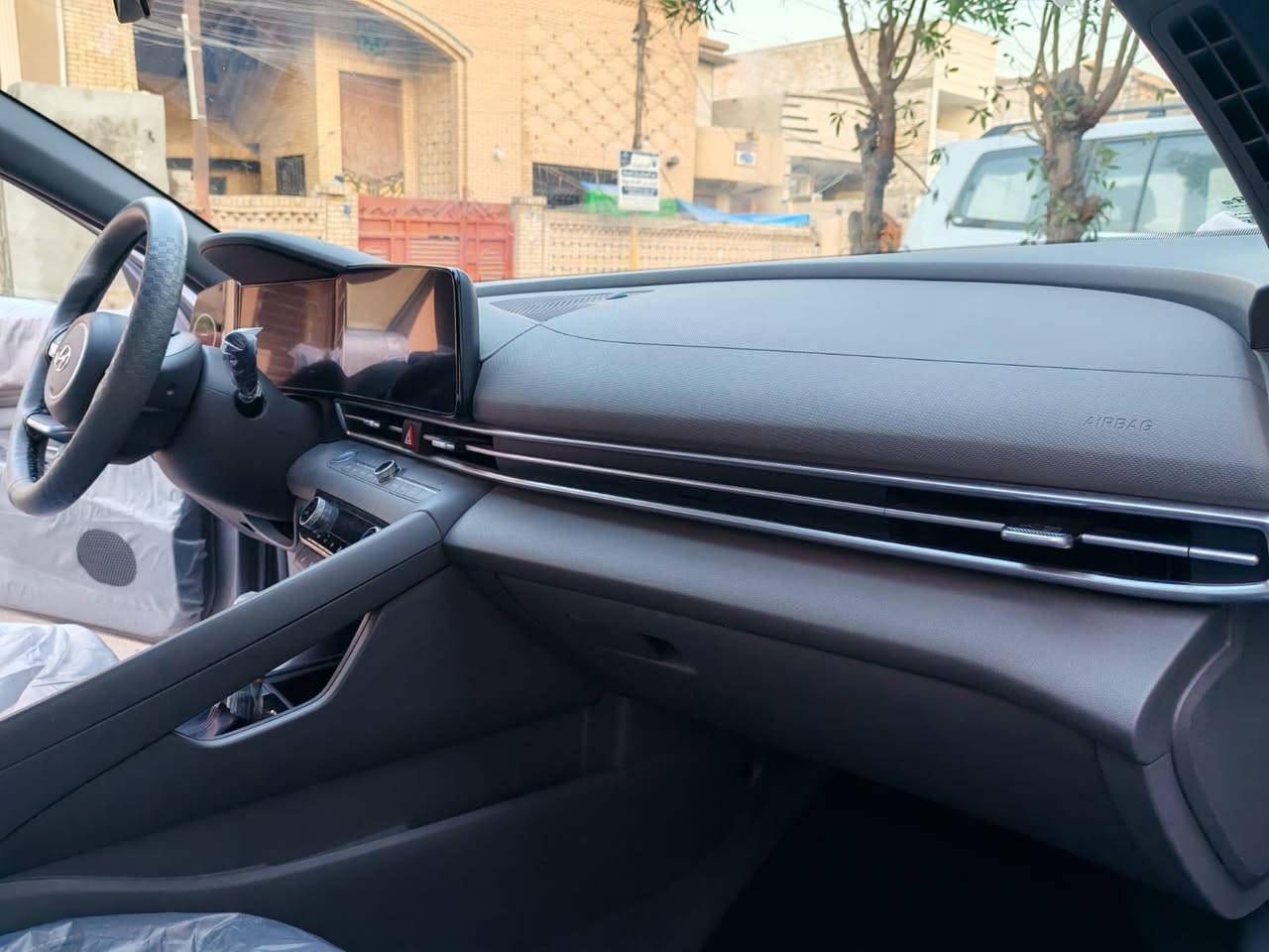 هيونداي النترا (2023) أسمنتي 🩶🔥
وارد أمريكي مواصفات 
حساس خلفي
كاميرا خلفية
رادار أمامي
تحذير تصادم
تنبيه الخروج عن المسار
حساس جانبي بالمرايا
كِشن تدفئة
تشغيل عن بعد
شاشة جبّارة
هاند بريك بصمة
دخول ذكي بدون مفتاح
دبل بصمة
ماشية 42 الف
السيارة حادثها باب عكس السائق مبدّل نفس اللون بدون صبغ، فقط صبغ شوية من الدوسة جوّة الباب، الباقي مكفول، الكير والمحرّك كلهما مكفولين، السيارة حلوة وجاهزة شغل واطلع
السعر 173 وبيها مجال بسيط

مكاني: بغداد 
للاستفسار الاتصال على: ***********
