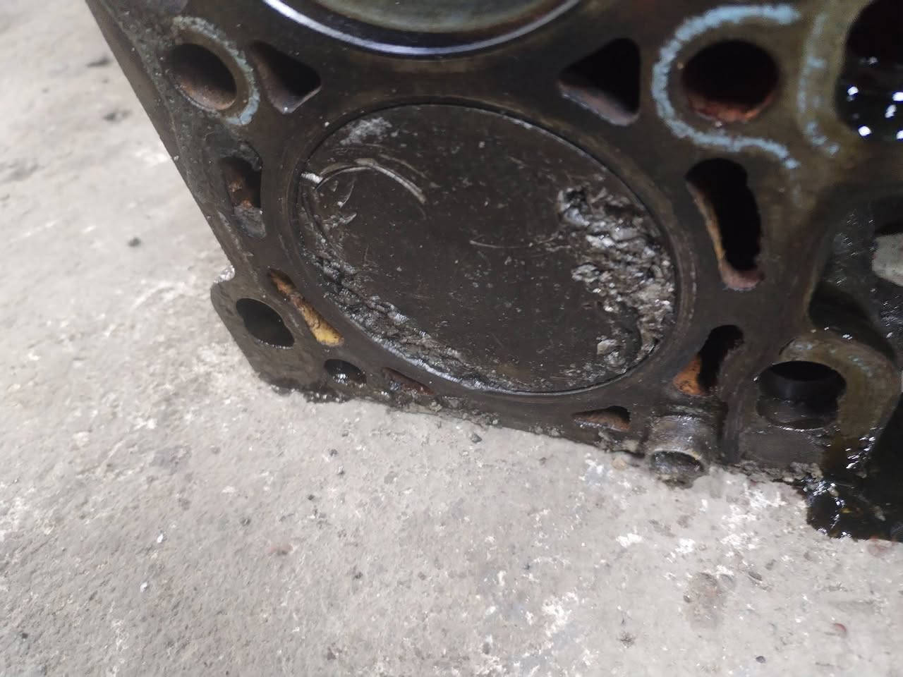 السلام عليكم لبيع 
نص محرك قبق اسود 20

سلندر بستن كرنك اويل بم

شرط لا نفخ ولا رخاوه

بيه بستن واحد وكع عليه راس بلك يحتاج تبديل

***********
