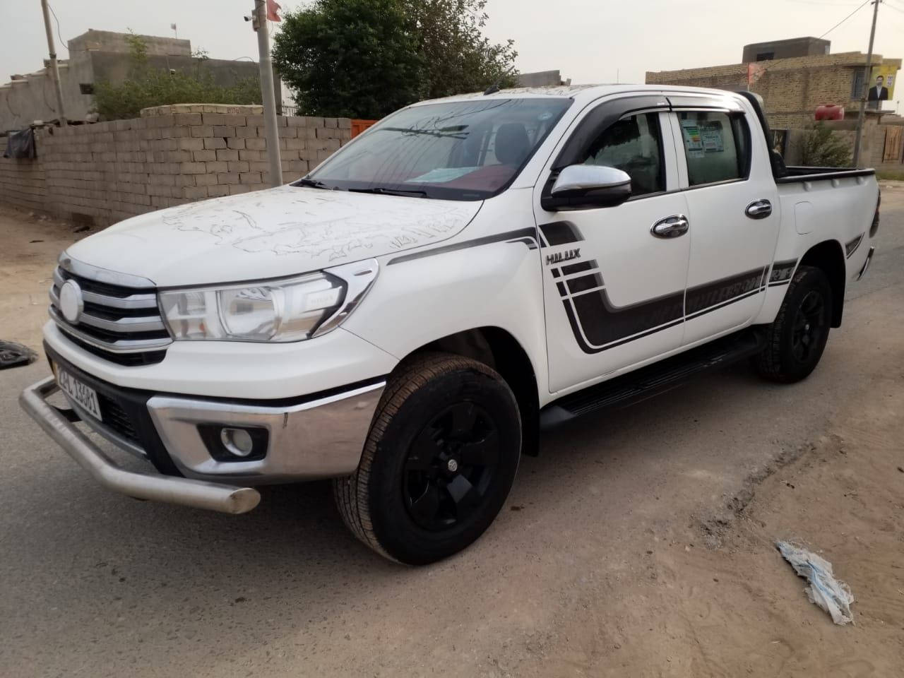 هايلوكس فور ويل للبيع موديل 19 مكفولة كفالة عامة كير اوتماتيك سنوية لل29 تخم تاير ارضيات جلد سيارة جديدة كلش للاستفسار ***********
