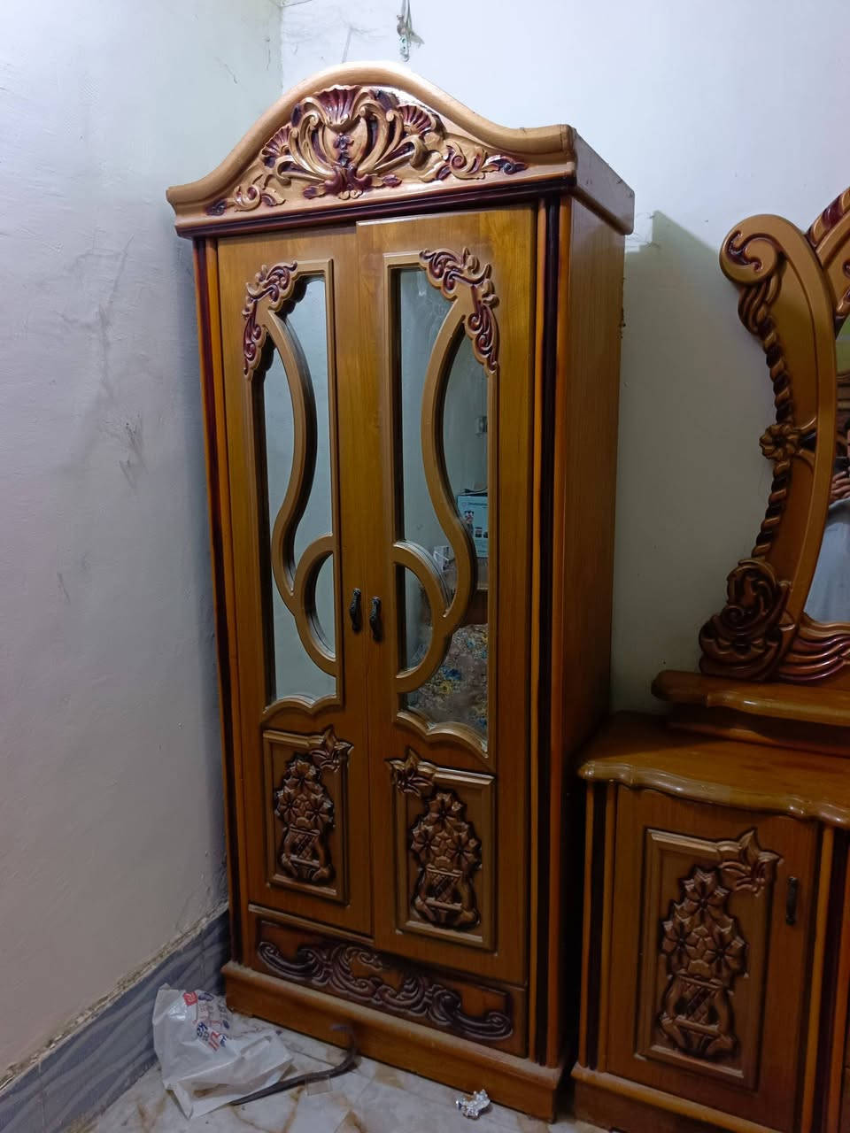 غرفة نوم نضيفة للبيع رقم الموبايل *********** مكاني ناصرية سيد دخيل
