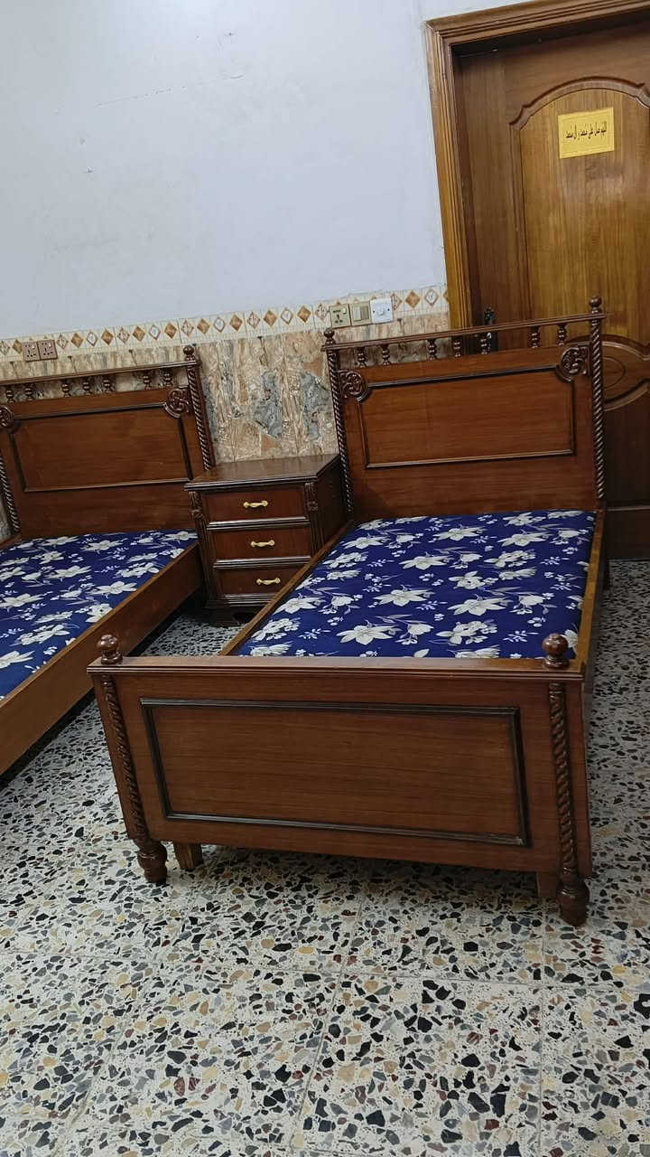جربايه نفر عدد 2 صاج تزكام مستعمل عرض متر طول مترين مع كومدي 275 وبيهن مجال العنوان بغداد حي الإعلام سوق اميمه  حي الشباب نهايته الشارع فرع ماركت فريش موبايل عراقنا وتساب بي 
*********** 
***********
يوجد توصيل غير مجاني داخل بغداد فقط
