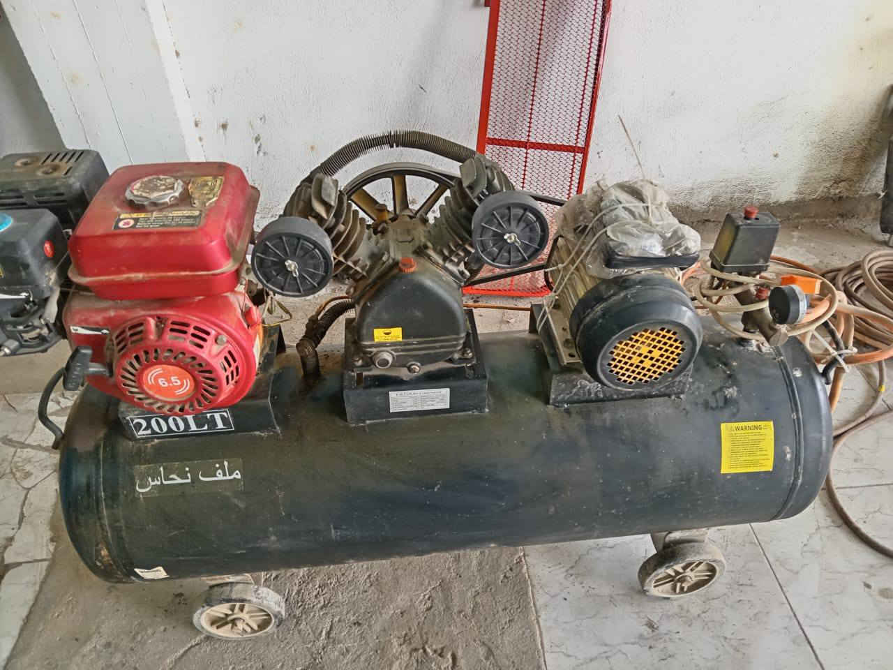 غراض بنجرجيه كامله للبيع خالعه ..بلنص ...كمبريسر..جهاز نايتروجين  ...أوتي ركعه حاره للبيع *********** نظافه فوق الوسط جهاز البلنص جديد مستعمل فقط 6 اطارات المكان كربلاء طويريج
