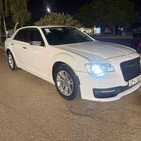 للبيع – Chrysler 300 موديل 2022 🇺🇸 موديل: 2022 محرك: 3.6 لتر V6 Pentas...