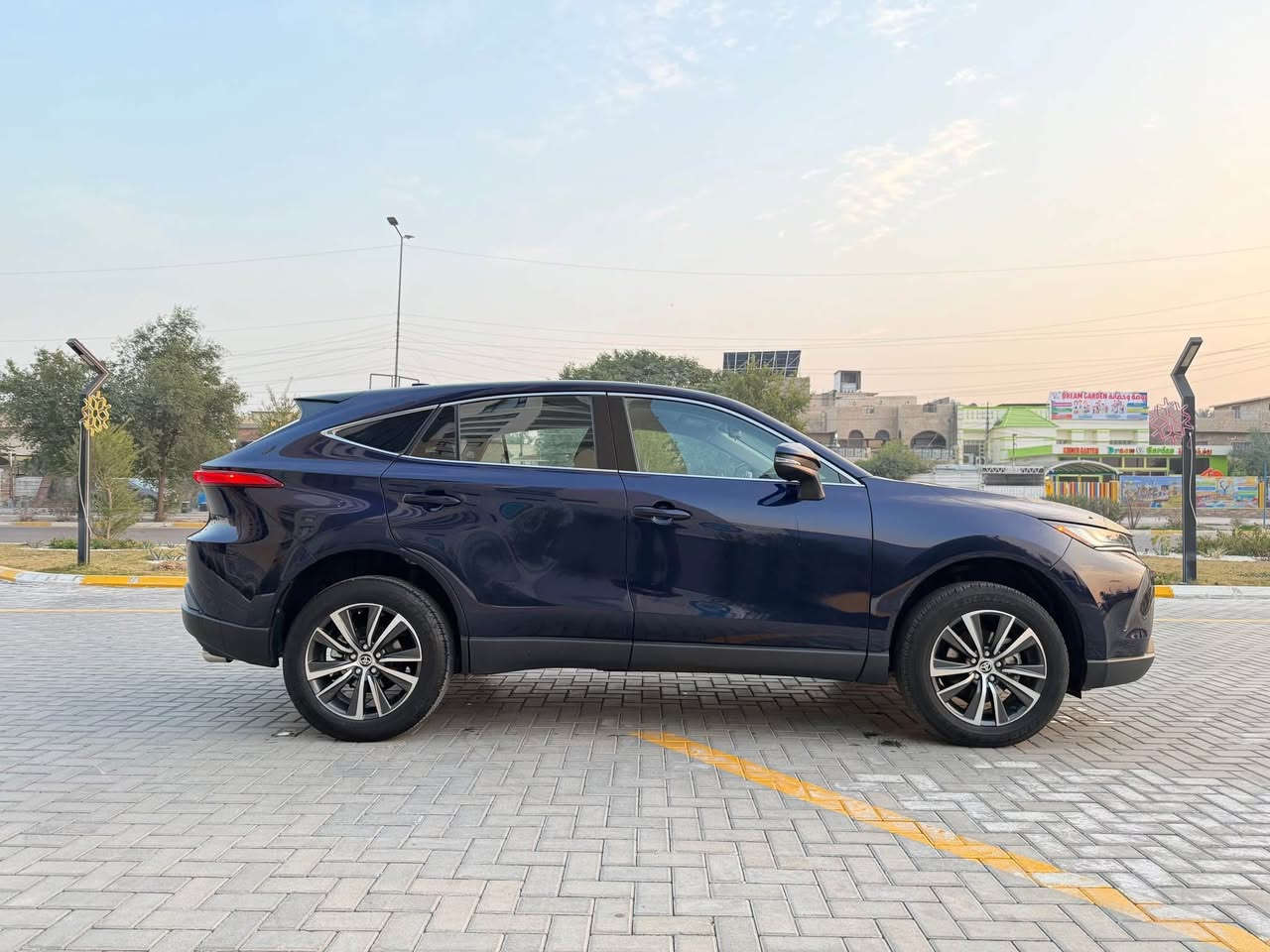 🚩 سلام عليكم 
🚩تيوتا فينزا. موديل 2024
🚩بجم كبس
🚩فول مواصفات من عدا فتحت السقف 
🚩باب السايق صبغ + الخلف السايق بدون دواخل 
🚩ايرباك كشن  و برده راجع سستم اصلي 
🚩السياره بحاله جيدا جدا 
🚩صور الحادث مرفقه 
🚩السعر. 215 قابل ل تفاوض 
🚩المكان. بغداد حي الحسين قرب مجمع النسيم 
🚩تواصل

0786 222 333 6
ابو شمس. بغداد, العراق
