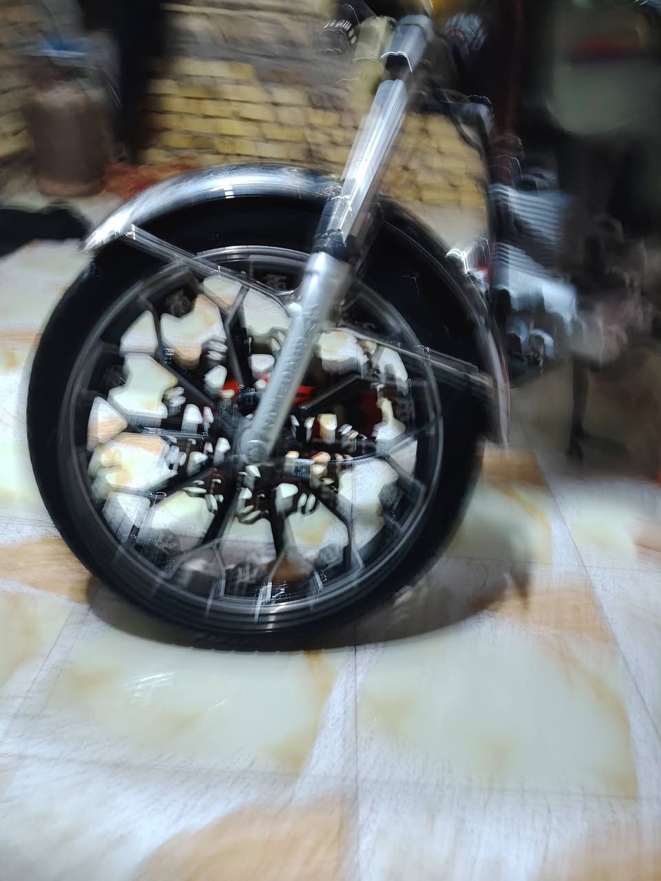 السلام عليكم دراجه سيفان للبيع على وضع الشركة مامتعوبه موديل 2023 أوراق اصولي احنه مطلعيه من المعرض *********** السعر 600
