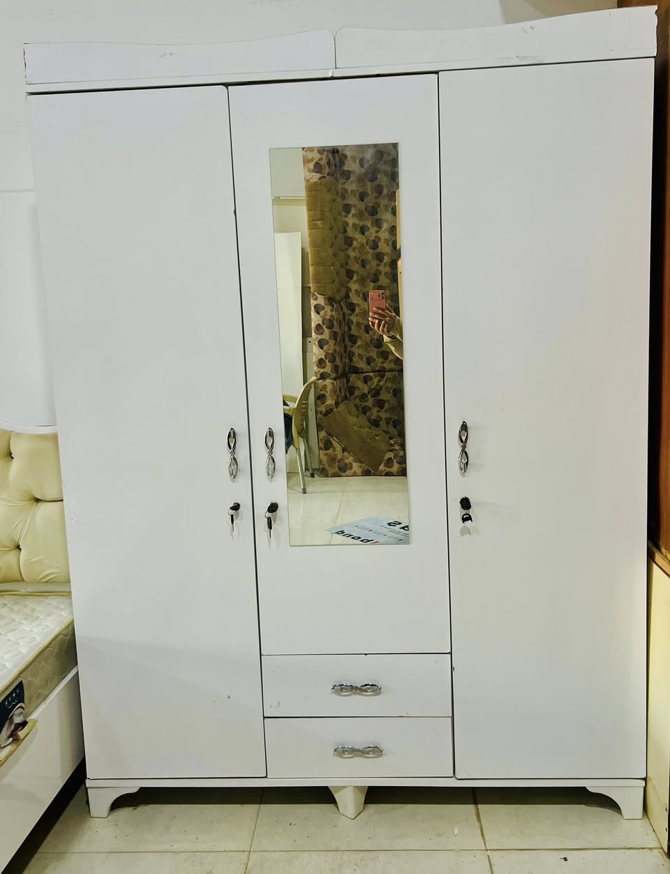 بلاش بلاش 
عربي كوردى #للبيع #بوفروشتن
كنتور جربايه دوشك سعر ( 150) مجال 
كانتور وسيسم ودوشه ك نرخ (150))) ومه جال
عنوان كركوك حي النصر
***********
***********
ملاحضه نشتري جميع انواع الاثاث المنزليه
چيت هه يه بو فروشتن وه ره چات
واتساب
