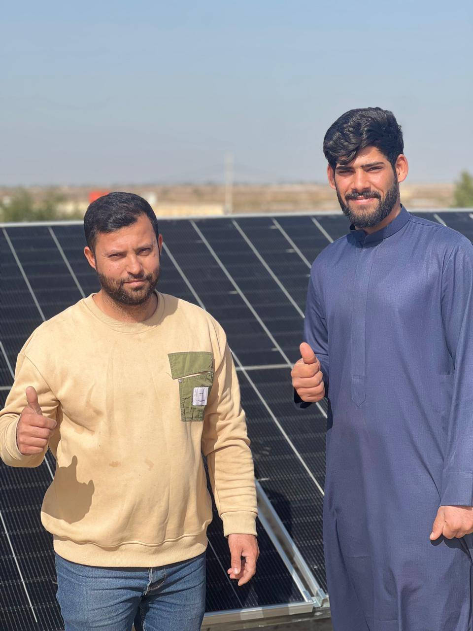 تم انجاز العمل منظومه طاقه الشمسيه 
📍 ذي قار – قضاء الغراف– منطقة الإمام الحمزة
💥 مكونات المنظومة:
بيت العم  المهوال احمد سلام الطويني 
✅ 8 ألواح لونجي 615 واط (إنتاج عالي حتى بالجو الحار)
✅ بطارية ليثيوم SVOLT سعة 10kWh (تشغيل مستمر وعمر طويل)
✅ إنفيرتر SRNE قدرة 5.6kW (ثبات وأداء احترافي)
✅ بورد حماية متكامل لأمان كامل
✅ هيكل حديد مغلون مقاوم للصدأ والظروف الجوية
⚡ شغل مرتب + أداء مضمون + قابلية تطوير مستقبلاً
🚀 خلّي بيتك يشتغل 24 ساعة بدون قلق
💸 وفر فلوس المولد وارتاح من الإزعاج
📞 احجز الآن واستفاد من أفضل العروض
📩 راسلنا خاص أو اتصال مباشر
#الطاقة_الشمسية #ذي_قار #الدواية #بدون_مولد #طاقة_نظيفة #حلول_ذكية


**إذا كنت صاحب هذا الإعلان وتريد حذفه لأي سبب، رجاءا أرسل رسالة إلى الدعم الفني**