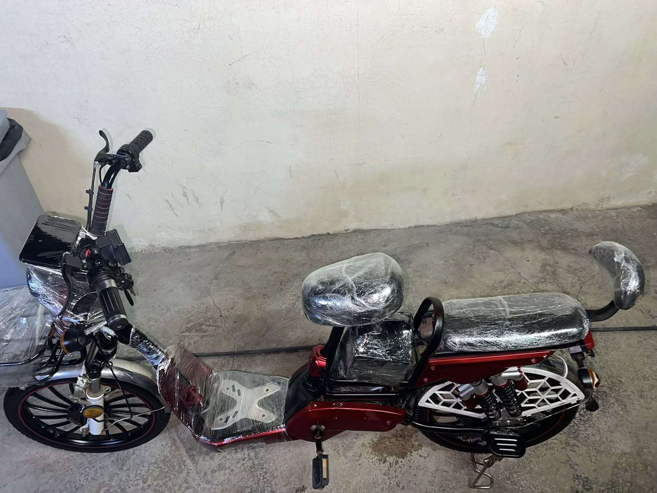 سلام عليكم دراجه شحن موديل ٢٤دراجه جاهزه  الدراجه بصمه سويج كهربايات كلها شغالةسعرها ٢٠٠الف الدراجه مال جناي  مال بيت  مكاني ديالي بعقوبه تحرير الستفسار اتصال برقم ***********
سعرها               ٢٠٠
