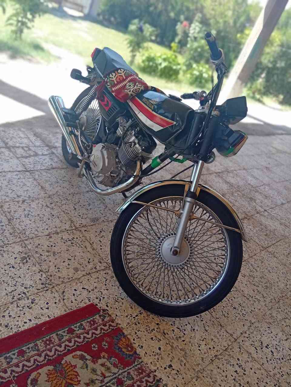 للبيع كلك تايكر موديل 21 كلشي شغال بيه كهربائيا شغاله المكان بابل محاويل السعر 250 قفل اذا تكلي بيه مجال اكلك مابيع شراي اتصل  ***********
