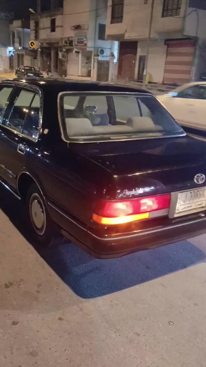 البيع كراون رنب فنصه مديل ٩٣ كفاله كص ونقل وضربه بيه بكانت صبق بدون معجون مكينه وكير وحداد وتبريد جازه سنوه مجده ال ٢٩ بكاني بصره قبله ***********
