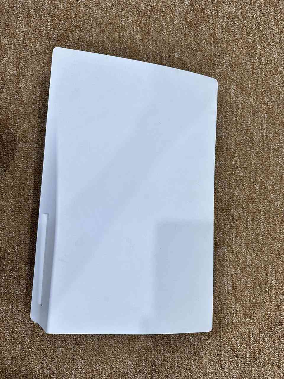 � للبيع بلايستيشن 5 (PS5) فات – نسخة الأقراص 🔥

📌 الموديل: PS5 Fat (Disc Edition)
📌 الحالة: مستعمل ونظيف، شغال 100% بدون مشاكل
📌 الاستخدام: استخدام خفيف
📌 المرفقات: يد تحكم أصلية + أسلاك كاملة
📌 اللون: أبيض
📌 المواصفات:

 • يدعم 4K
 • تخزين سريع SSD
 • أداء قوي للألعاب
.مع قرص فيفه

📌 الملاحظات: فيه آثار استخدام خفيفة (موضحة بالصور)

💰 السعر:(560)
📍 الموقع: (البصرة خور الزبير معمل الاسمدة)
📞 للتواصل: خاص / واتساب***********

✨ فرصة للي يدور جهاز جاهز للعب بسعر مناسب
