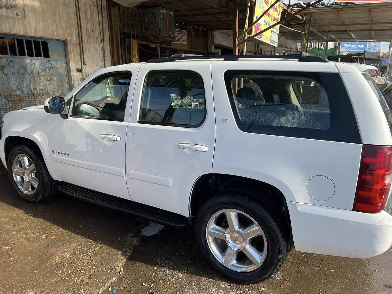 تاهو للبيع موديل 2008مكفوله من ضربة وصبغ LTسيارة نظيفة من كلشي السعر 190وبية مجال للطيبين  
مكاني بغداد شعب 
***********
