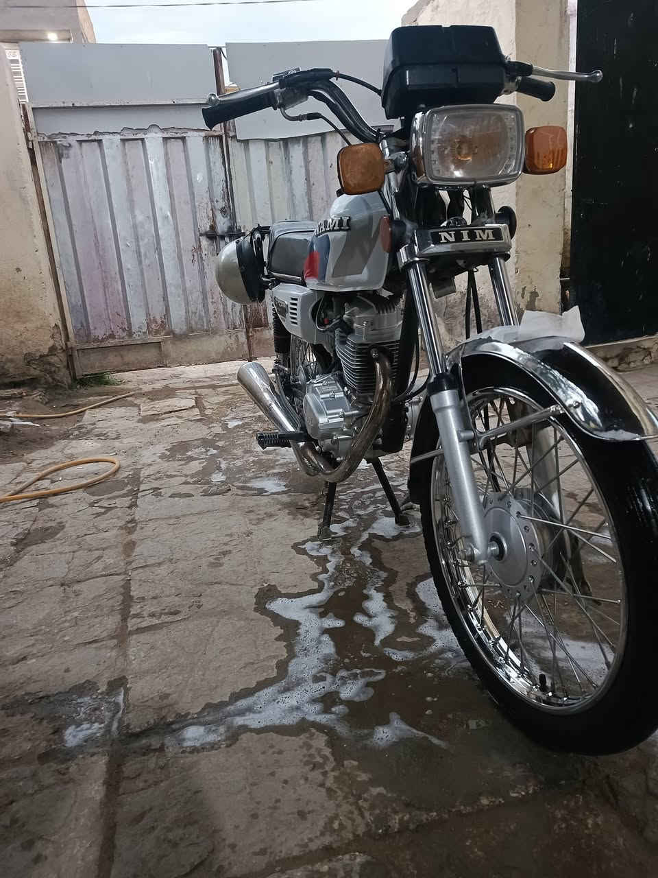 سلام عليكم نامه للبيع موديل 23 مكينه وشاصي 23 امتياز غراض 25نامه اصلي شلامجه اوراق كهربائيات شغاله نضافه شوفت عينك خير من الله مكينه مفتوحه فقط ولفات مكاني بابل الحله شارع 80 مال كربلاء سعر 575 وبيها مجال قليل ***********
