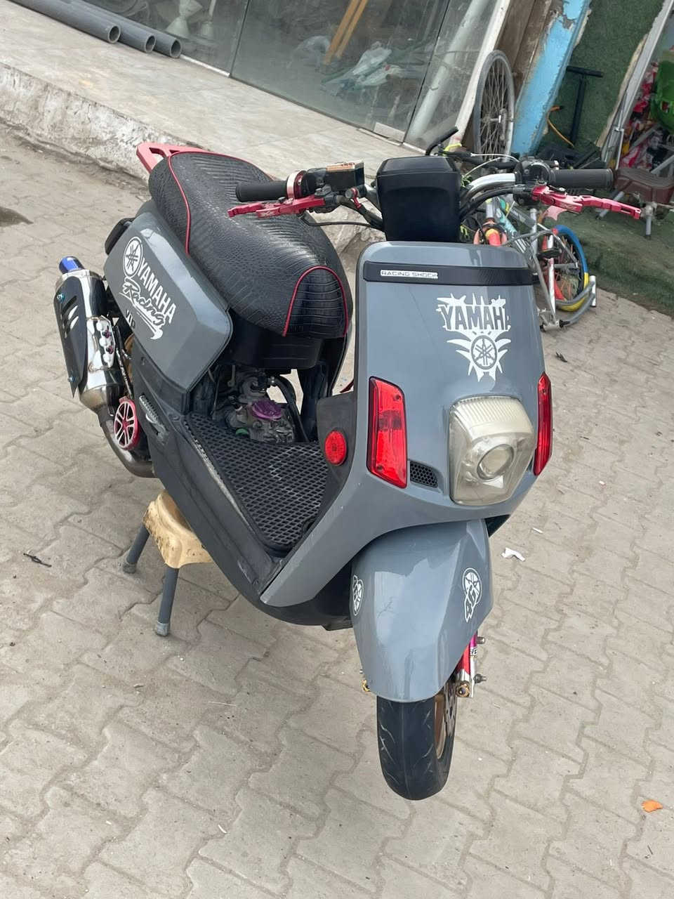 سلام عليكم شباب دراجه للبيع فول تزويد ماناقصه شي دراجه بيه مكينه أربع ما معروفه شكد دراجه بيه ويل مختلف بيه صدر قزم او صلنصه جيسو حديث *********** (مكلف بل نشر )
