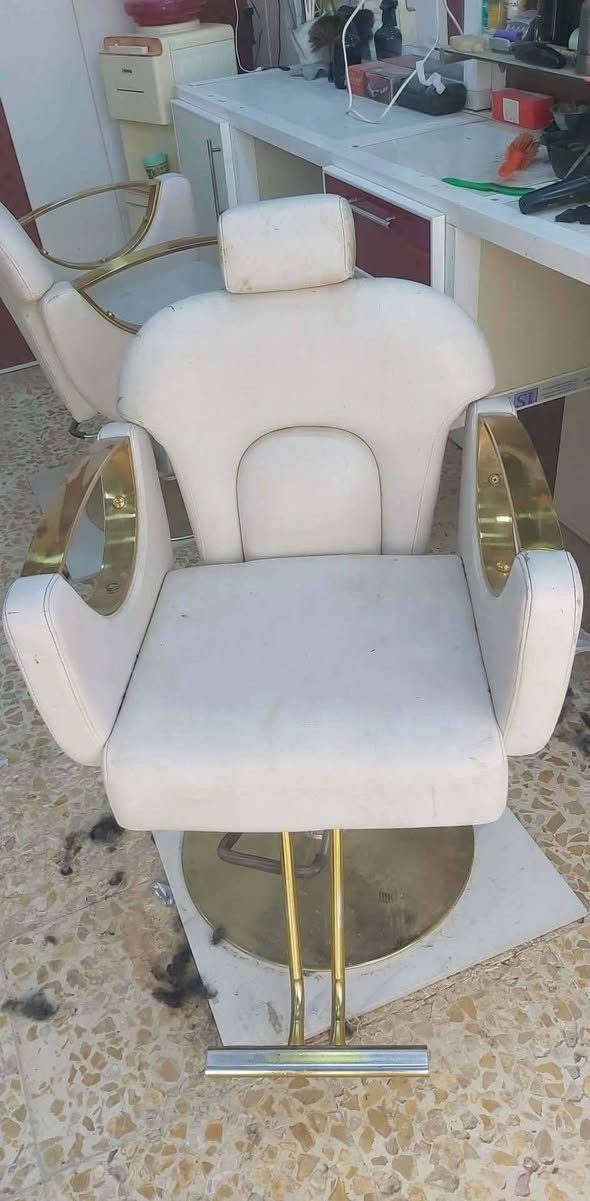 ٢ كراسي حلاقه نضيفات كلش للبيع *********** او خاص
