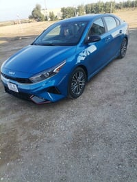 كيه فورتي جي تي لاين حره بسمي ماشيه 21 الف حادث خلفي خفيف 07821687449