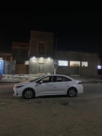 كورلا هايبرد 2025 ماشيه 5 الف رقم مثنى بأسمي تحويل ثاني يوم  تجميع صين...