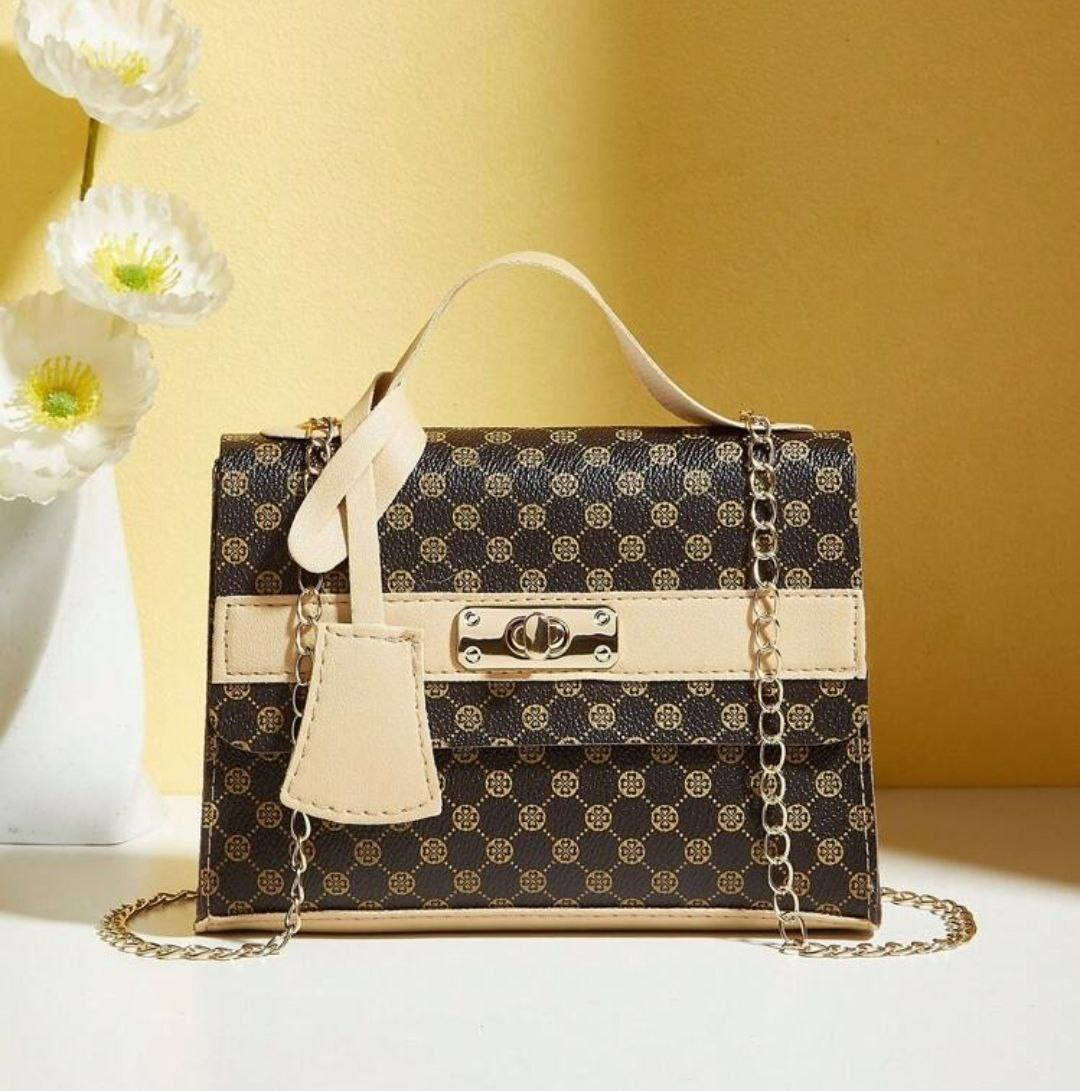 حقيبة يد نسائية متوفر كمية 

السعر 3 الف


**إذا كنت صاحب هذا الإعلان وتريد حذفه لأي سبب، رجاءا أرسل رسالة إلى الدعم الفني**