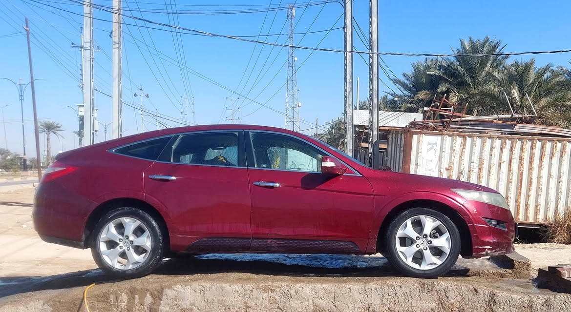 هوندا اكورد موديل 11
فتحة بالسقف مري جوانب تحكم كهربائي 
سيارة محرك 6سلندر مجفت حديثا 
صاحب الوكالة كربلاء المقدسة تحويل مباشر
إتصال ***********
