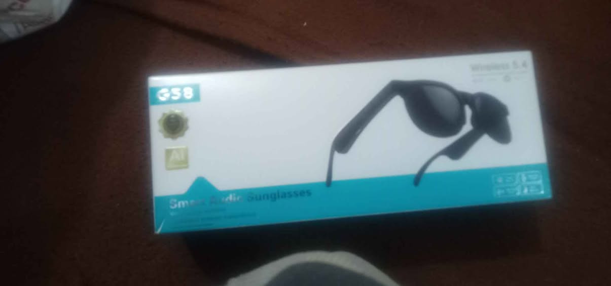 النظارات الذكية G58 (تُعرف أحياناً بـ GS58) الرائعة

بلي يريد نظارات حلوة وذكية التواصل خاص او ***********

السعر بيه مجال 

نظارات شمسية لاسلكية مخصصة للصوت. تدمج بين التصميم العصري الأنيق وميزات الاستماع للموسيقى وإجراء المكالمات الهاتفية

حلوة تكدر تبدأ العدسات إلى طبية 

أبرز المواصفات:

* التقنية اللاسلكية: تدعم تقنية بلوتوث (غالباً إصدار 5.4 أو ما يعادله) للاقتران السريع والمستقر بالهواتف الذكية.

* الصوت: تأتي مزودة بتقنية الصوت المفتوح (Open-Ear) مع مكبرات صوت تمنحك صوتاً ستريو عالي الدقة وواضحاً (HiFi Stereo).

* المكالمات: تحتوي على ميكروفون مدمج عالي الدقة (HD Microphone) لإجراء المكالمات "بدون استخدام اليدين" (Hands-Free).

* الحماية: توفر حماية للعين من أشعة الشمس الضارة بتقنية $UV400$.
* التحكم: تدعم نظام التحكم باللمس الموجود على ذراع النظارة للتحكم بالموسيقى والرد على المكالمات.

* البطارية والاستخدام: بطارية مدمجة قابلة لإعادة الشحن تناسب الأنشطة اليومية مثل القيادة وركوب الدراجات والسفر. [1, 2, 4] 

لمزيد من التفاصيل 

يمكن التواصل خاص او 
الاتصال 
***********

، يمكنك الاطلاع على صفحات المنتج عبر [أمازون مصر](https://www.amazon.eg/a87787fb-2b16-4dbb-93a0-73e54949fd75/dp/B0GNTM8283) أو [علي بابا](https://arabic.alibaba.com/product-detail/G58-Glasses-Smart-Glasses-Wireless-Smart-1601454212772.html).

[1] [https://www.amazon.eg](https://www.amazon.eg/a87787fb-2b16-4dbb-93a0-73e54949fd75/dp/B0GNTM8283)

 صفحات المنتج عبر
(https://www.amazon.eg/a87787fb-2b16-4dbb-93a0-73e54949fd75/dp/B0GNTM8283) أو [علي بابا](https://arabic.alibaba.com/product-detail/G58-Glasses-Smart-Glasses-Wireless-Smart-1601454212772.html).

[1] [https://www.amazon.eg](https://www.amazon.eg/a87787fb-2b16-4dbb-93a0-73e54949fd75/dp/B0GNTM8283) بغداد, العراق
