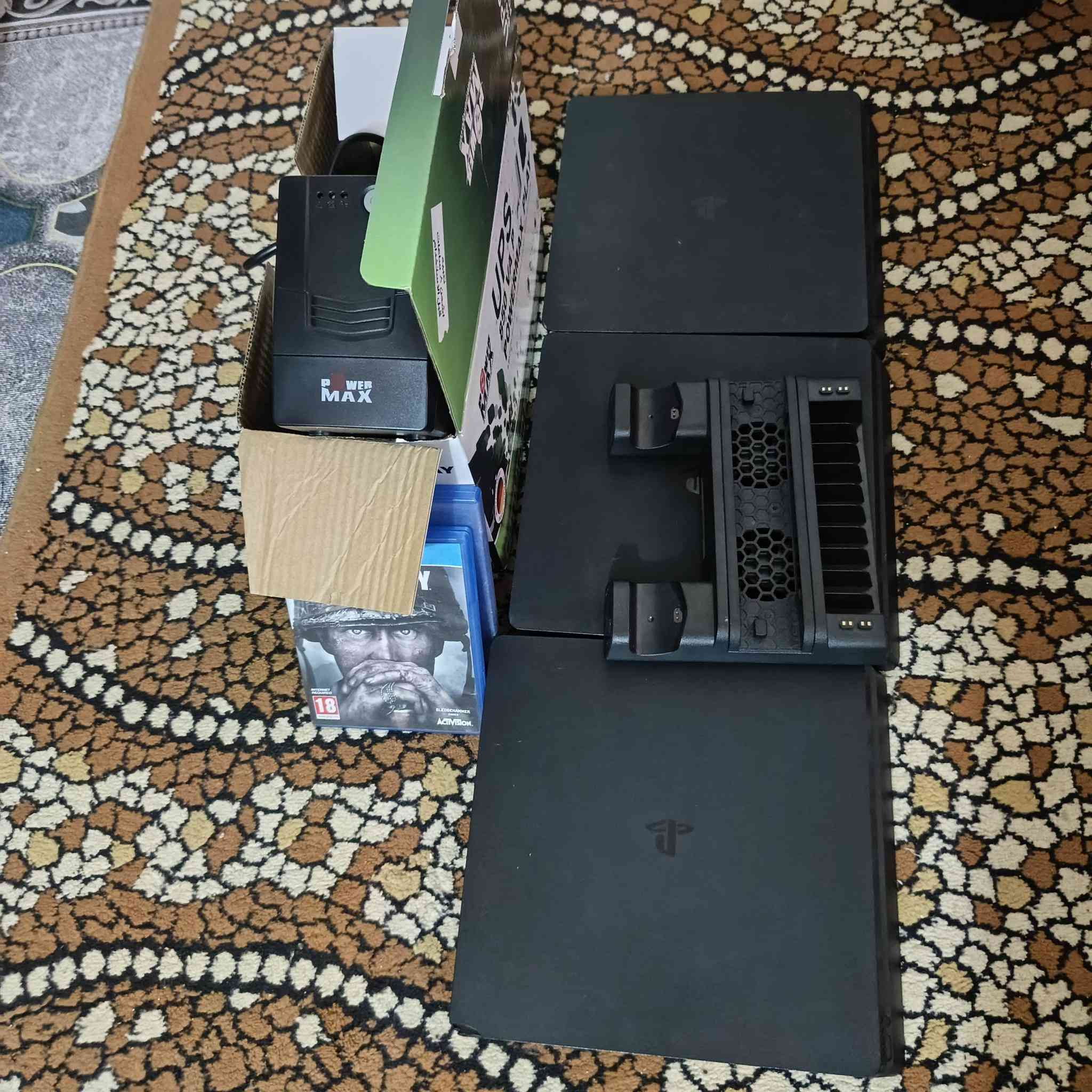 سلام عليكم3 قطع بلي فور نضامهن13:2 معة يو بي اس جديد وقطعة تبريد جهاز وشحن يدات وقرصين وجميع الملحقات مكاني بغداد حي أور رقمي ***********
