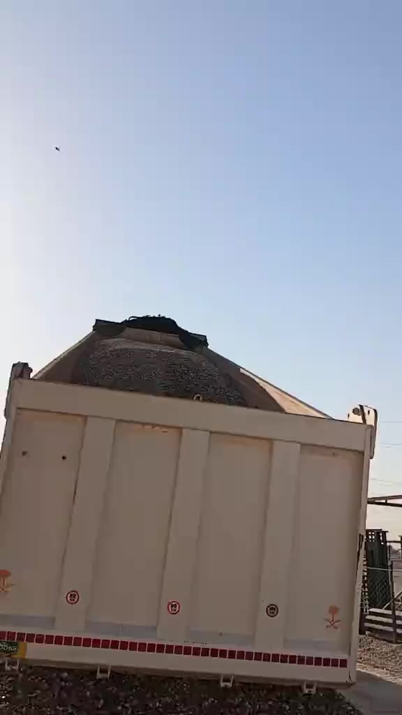 يا الله السلام عليكم مواد بناء درجه حمل فول  فول تك الرمل 135/وتك الحصو 165 وكنتر الرمل الزبير ب 30 وكنتر الحصو 43 كنتر الرمل المغربل 185 وطني سميت 95 والف بلوك 600 واصل داخل رفاعي مواد ببلاش حمل فول/////***********
