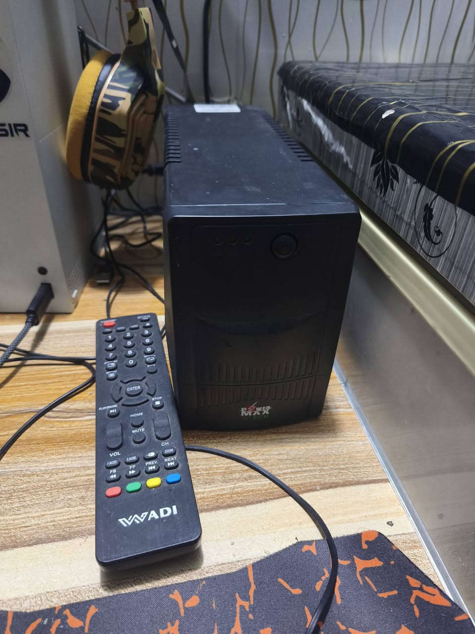 اكس بوكس سيرس اس للبيع برغي ما مفتوح لك ستيكر مع كامل الملحقات مقل ما موضح.بل صوره السعر ٣٥٠ وبيه مجال رقمي 
***********
