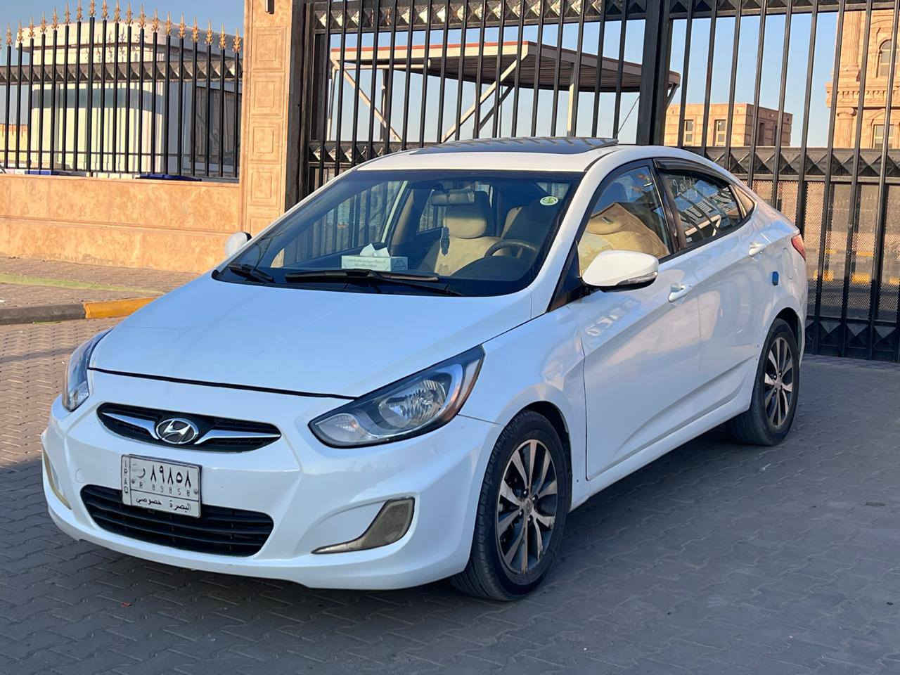 اكسنت ٢٠١٤ خليجي بصره شرط التحويل
السياره جاهزه 
بيها جاملغ مبدل وباب السايق صبغ
السعر ٨٩$
للاستفسار ***********
مكاني بصره ابوالجوزي
