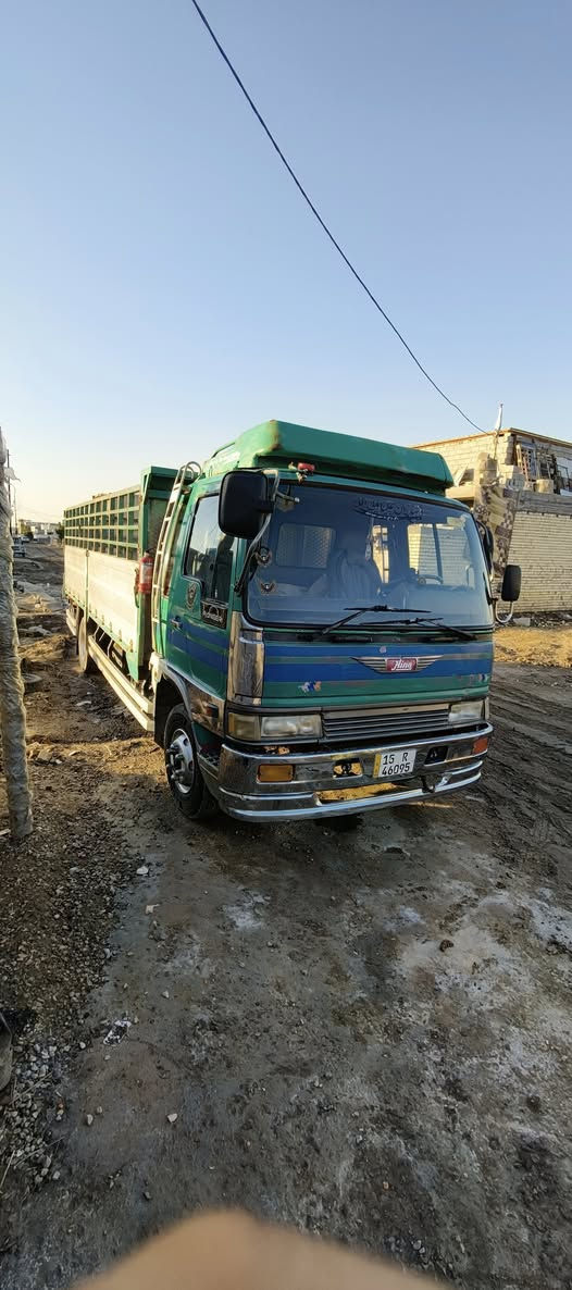 هينو طيره موديل ٩٤رقم انبار انكليزي طول سته وربع بلاد مكينه ٧٠ عادي لا صرف ولا بخار  تخم تاير السعر ١٥٠ وبيها مجال قليل للاستفسار ***********
***********
