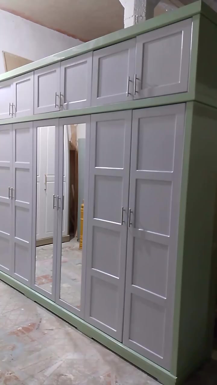 معرض سليم
كنتورين كويتي إيطالي مستخدم شرط النظافه والمتانه

وشرط كويتي إيطالي مو تركي ولا ماليزي العرض 3 متر 

ارتفاع مترين ونص 6 باب قاطين 

ابو مرايات سعره 450 ألف 

و الثاني بدون مرايات 550 ألف عنوان داخل المنشور 

***********
