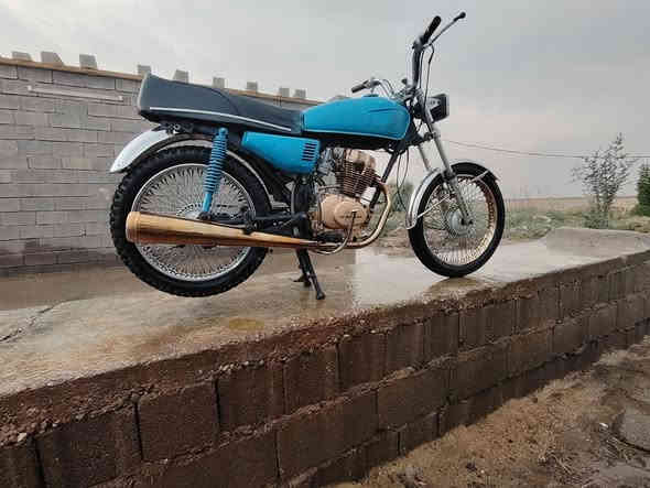 دراجه نوع نامه 125 موديل 16 شكل القديم الذهبي دراجه نضيفه محرك وكشر شاصي فول بيه ورقتين فقط الاصليه دراجه مكفوله من كلشي مفتوحه مره وحده محركه خير من الله سعر 250وبيه مجال***********
