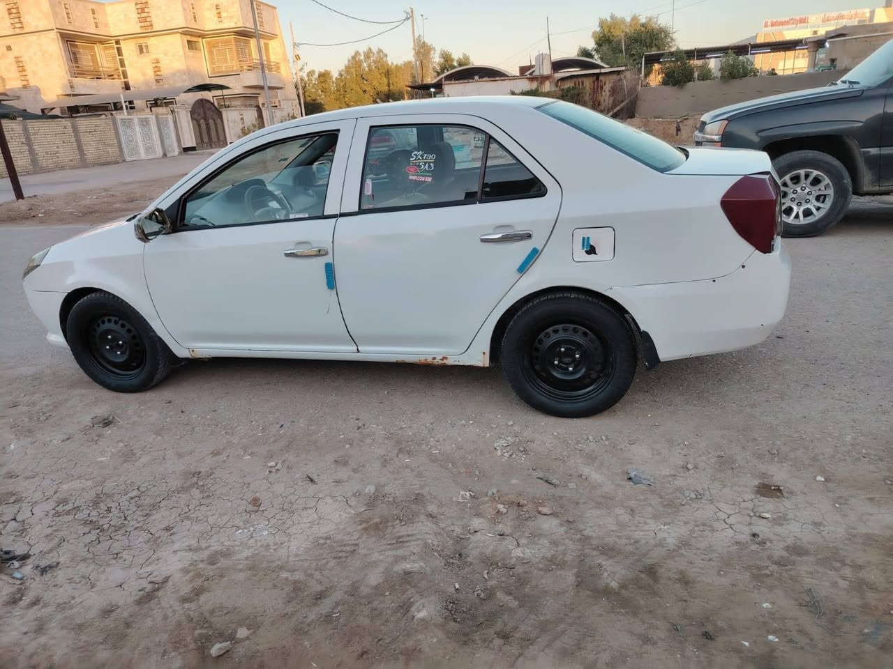 سلام عليكم عليكم للبيع امكي موديل 13 جاهزه كلشي كير مكينه حداديه تخم تاير تبريد ثلج مكينه لا تبخر ولا تنقص كير جديد السعر 29 وبيه مجال العنوان بابل محاويل مفرك السده رقم ***********
