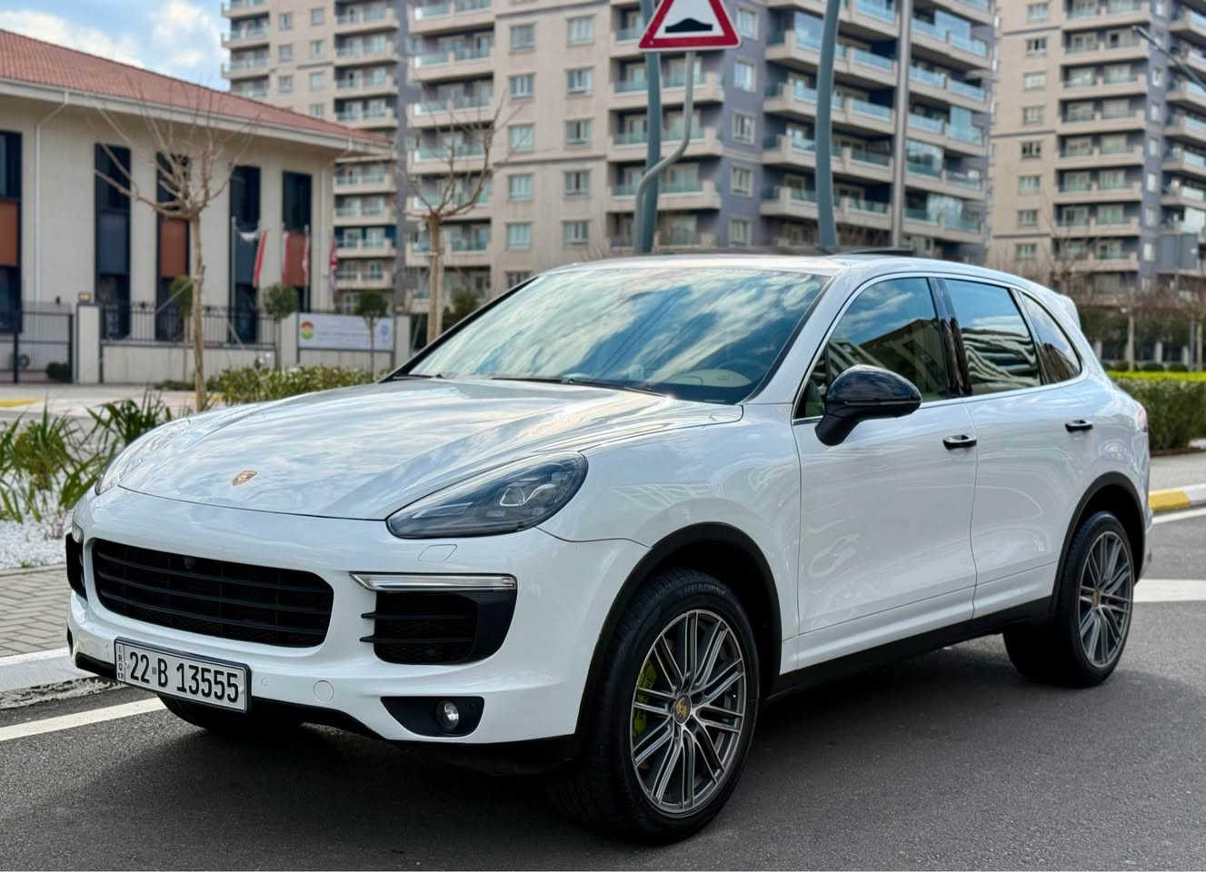 بسم الله الرحمن الرحيم

بورش كايان  S  ٢٠١٧

سعر سياره مناسب مستحيل بورش كابان ٢٠١٧ بي سعر ٢٢٨ ورقه

فول فول مواصفات

٦ سلندر توين توربو 
بانوراما
مراية رادار
حساس الخلفي امامي
٥ كاميرا ٣٦٠ درجه
شاشه و ستيرن كارباو ستيرن هيتر
اوتو ستوب
دبلات سبورت
دواخل كريمي ١٠٠/١٠٠
كشن جلد و كارباوخزن
كشن تدفية وتبريد
تبريد مركزي
٧٧ الف ماشي
فور ويل 4x4
رادارات قياده
لايد ليد و ٤ عدصه
بصمه تشغيل
بريك بصمه
ابوا بصمه 
صندوق شفت
مواصفات بورش معروفه ................
گيرو محرك بشرت مكفوله مامفتوح تبريد وتدفية تاقم صدر كله بشرت مكفوله كفاله عام گير محرك تاقم صدر كله بشرت

سياره حادث خفيف مابيها دواخل ٣ قطعه بس كلير رقم شاصي موجوده بي ناشر شوف صور حادث تدلل

سياره رقم اربيل تحويل مباشر مكان سليماني 

سعر سياره مناسب ماكو بورش ٢٠١٧ بي سعر ٢٢٨ ورقه مجال

***********   
                                                 ***********٤ عربی

*****************************************************
PORSCHE CAYANNE S  2017

فول فول مواصفات

٦ بستون توين توربو
بانوراما
رادارى بيشه و خه تى جاده
رادارى ئاوينه
بيش و دوا حاسه
٥ كاميراو ٣٦٠ بله
شاشه و كاميرا
سوكان كاره با سوكان هيتر
مودى ليخورين SPORT _SPORT PLAS
٧٧ هه زار روشتوه
اوتو ستوب
ده بله كانى سبورت
ناو كريمى تازه يه ١٠٠/١٠٠
كوشن جلدو كاره باوخزن
كوشن ساردو گه رم
ته بريد مه ركه زى
لا يت ليد و عدصه 
بصمه و سنوق شفت
ده رگا بصمه
مواصفاتى بورش معروفه ..............
گيرو مه كينه به شه رت نه كراوه ته و بى نوقسانيه ته بريدو گه رمى و تاقم بيش و دواى به شه رت الحمدلله

سه ياره كه امريكيه حاديثه ى زورخه فيفه بى ناوكرتن ٣ بارجه ى بوياغه بى ناوكرتن بى ده عم

تحويل به شه رت رقه م هه وليره سه ياره كه له سليمانيه

سعرى ٢٢٨ ورقه مجال 

***********  کوردی

*********** عربي السليمانية, العراق
