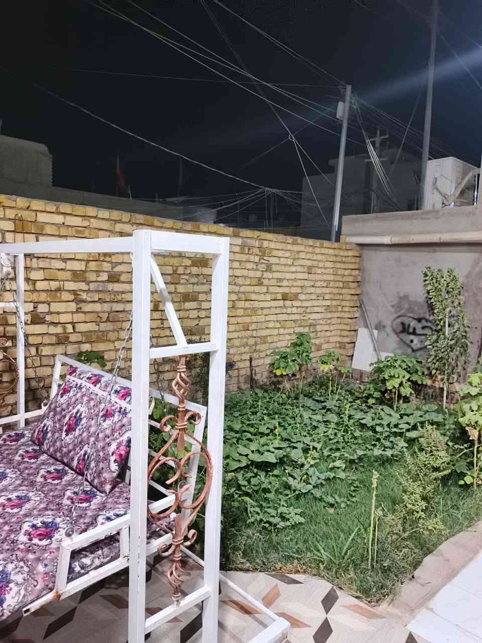 يالله سلام عليكم بيت مصفر مساحه 200متر المكان : حي الجامعه المربع الذهبي
المعامله جاهزه على ماده 20اسمه موجود من ضمن القوائم النشرت البارحه يعني كبل تقيم !
للبيت متكون{ من غرفتين نوم +صاله + استقبال +مطبخ +صحيات خارجيه وداخليه +بيتونه وستاره }
البيت صب مسلح تاريخ البناء 2023 
نجي على المنطقه وعلى الجيران
 (منطقه هدوء جداً  والجيران اوادم ) 
السعر :80 وقابل للتفاوض بشي بسيط جداً 
للاستفسار الاتصال على 
***********
