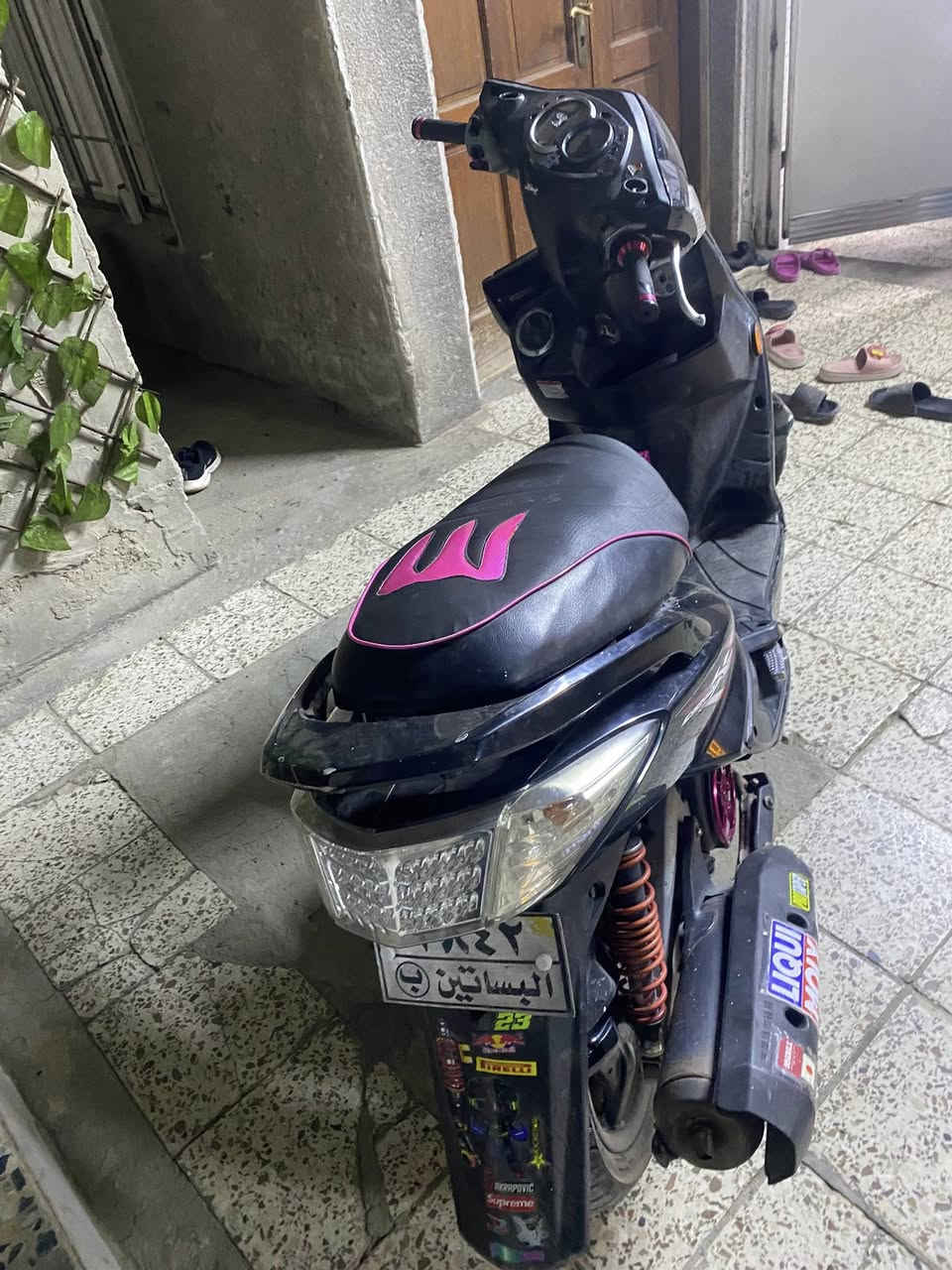 دراجة سكنس فحل نوزل نضيفة بلاديه  شلعه معدل مكينه ناعمة نوزل الدارجة جاهزه من كل النوحي السعر 900 وبيه مجال العنوان بغداد الشعب ***********
